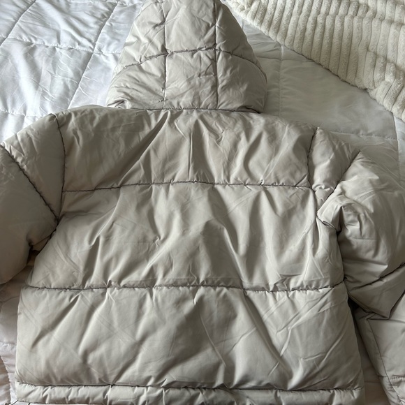 Forever 21 Cropped Puffer Jacket - Picture 3 of 3